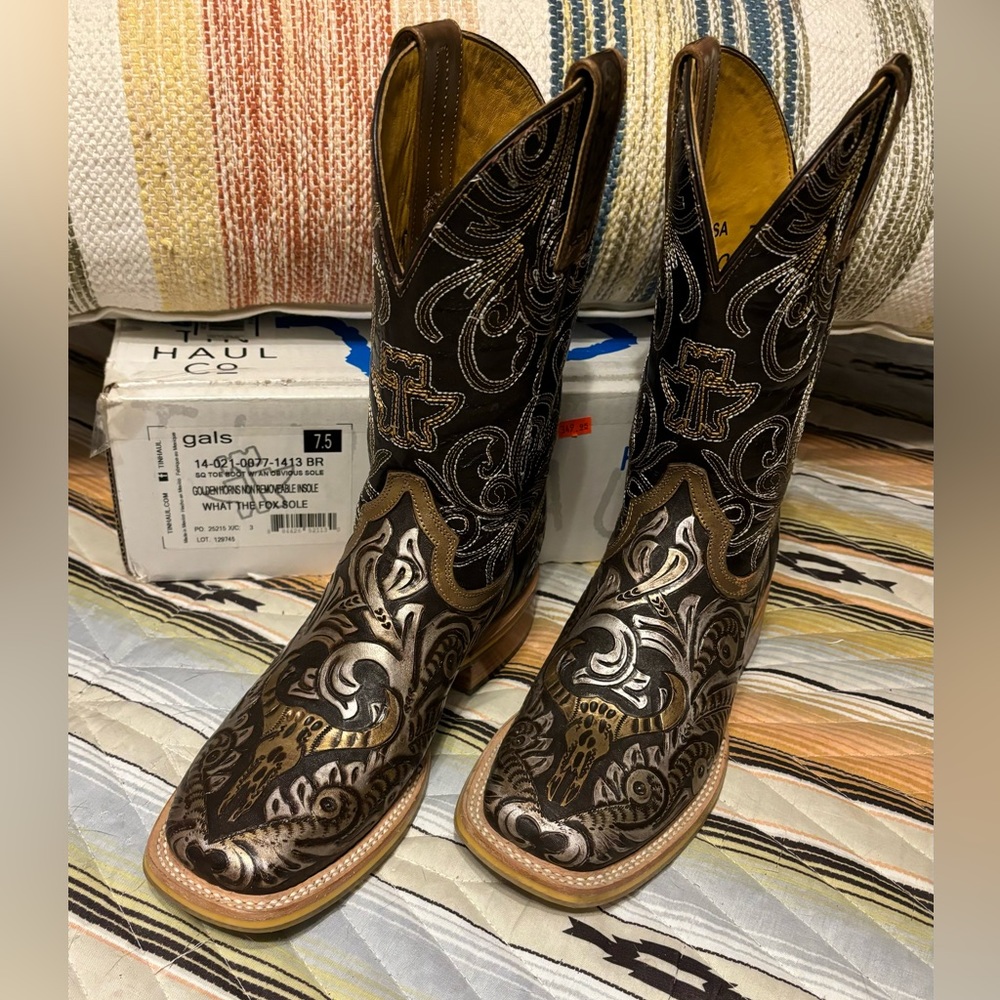 Tin Haul Boots 7.5 Golden Horns